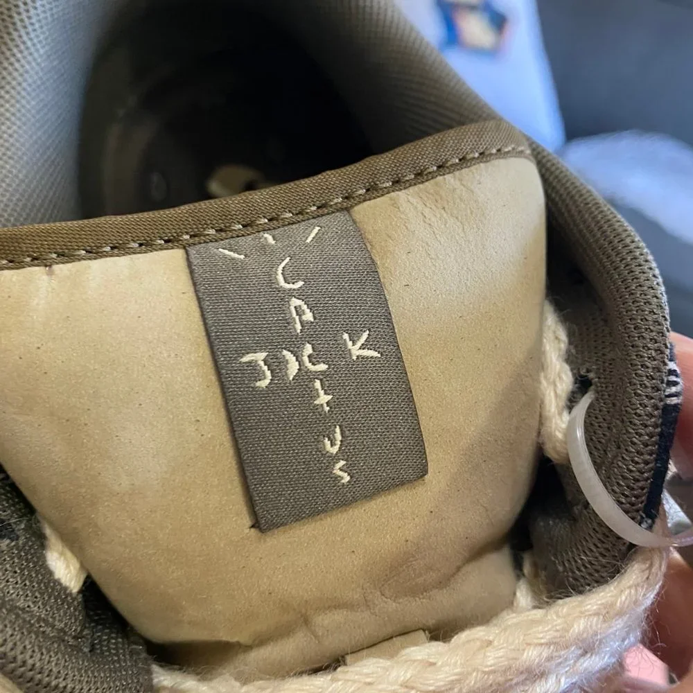 Nike × Travis Scott - Picture 6 of 13